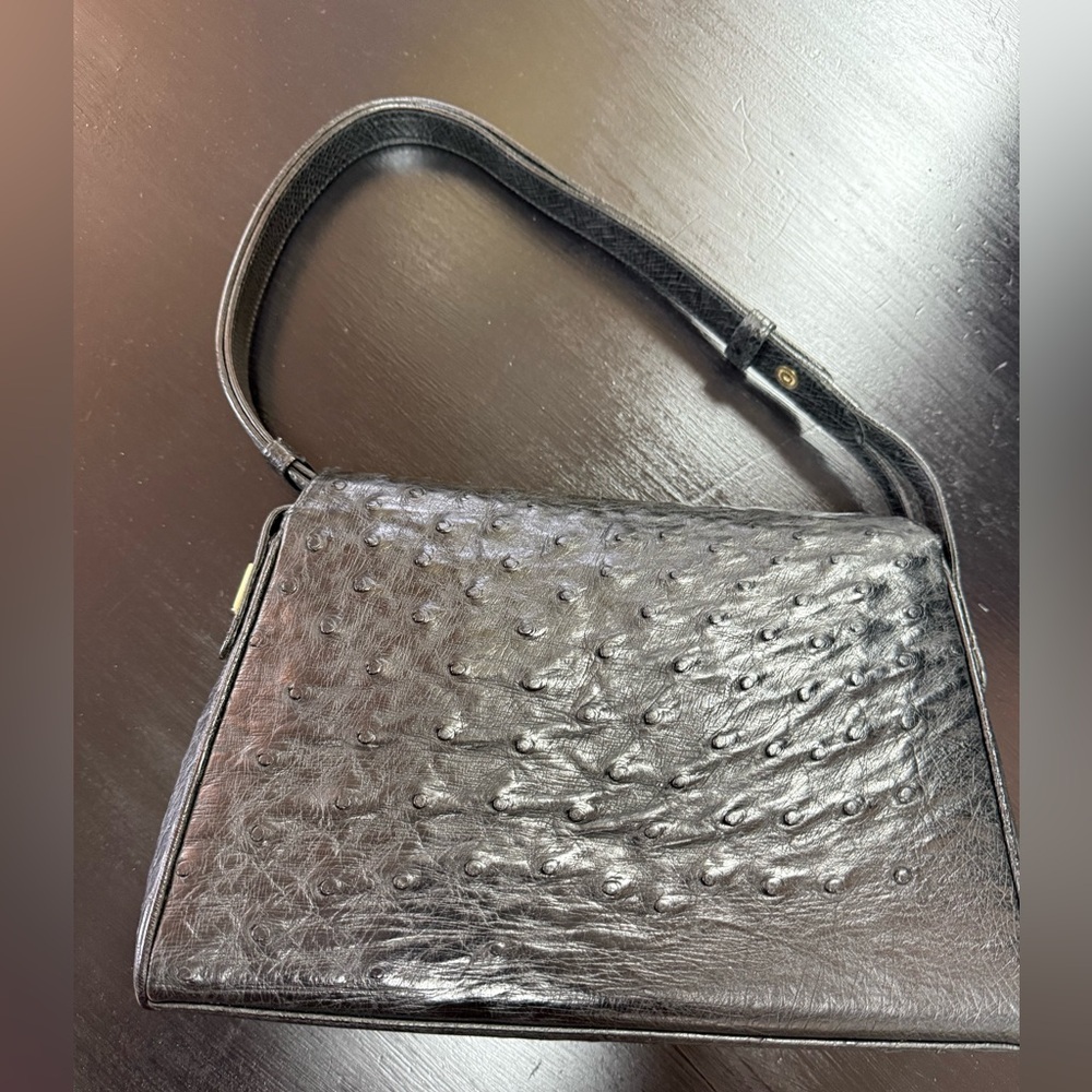 Gucci Black Ostrich-Texture Shoulder Bag with Gold Hardware - Picture 2 of 6